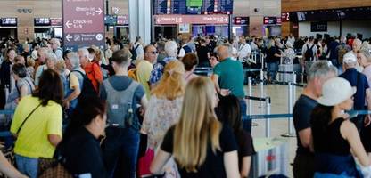 Berliner Flughafen BER warnt nach Cyberattacke weiter vor längeren Wartezeiten