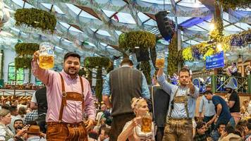 Knigge für die Wiesn: „Ey, Chef: Prost, du Sack!“ – Wenn das Oktoberfest zum Karriere-Killer wird