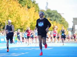 Leute: Harry Styles läuft beim Berlin-Marathon inkognito