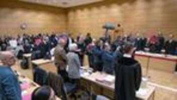 prozess: vergewaltigung vor club: staatsanwalt fordert freispruch