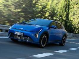 E-Crossover für die Familie: Der neue Kia EV4 kommt mit markanter Optik und viel Platz