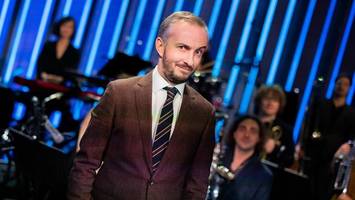 Jan Böhmermann schimpft über Flughafen BER – „Beschissen“