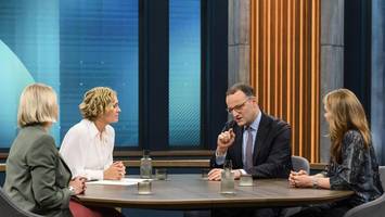 als caren miosga nachhakt, wird jens spahn plötzlich kleinlaut