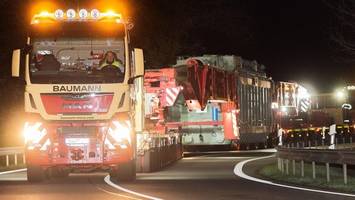 XXL-Transporte: Kolossale Lkw rollen durch Pinneberg und Segeberg