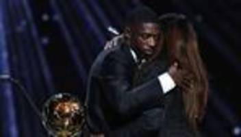 nach auszeichnung in paris: tränen bei dembélé: ballon-d'or-gewinner zeigt große gefühle