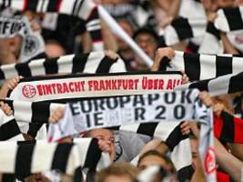 Brisantes CL-Spiel in Neapel: Karten-Verbot für eigene Fans macht Eintracht Frankfurt wütend