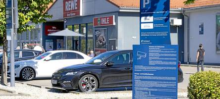 Wenn der Supermarktparkplatz am Abend den Anwohnern offen steht
