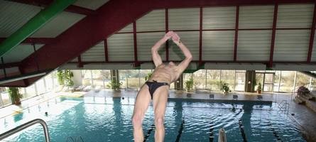 Wasserspringer des SB Delphin stehen unter Schock