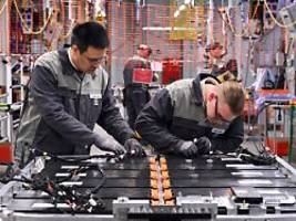 Eisenach soll betroffen sein: Opel-Mutter Stellantis stoppt Produktion in mehreren Werken