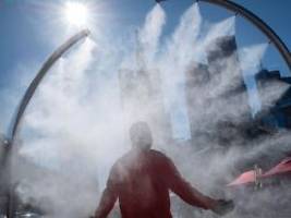 fliegen aus der klimakurve: experten: welt könnte sich bis 2050 um 3 grad erwärmen