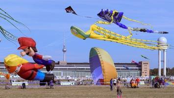 Drachenfest auf dem Tempelhofer Feld: Wichtige Info zur Anreise
