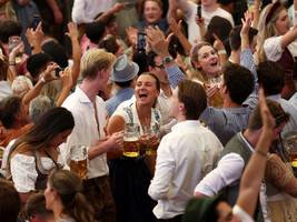 Kleiner Knigge für Oktoberfest-Neulinge: Wie Sie sich sofort als Wiesn-Tourist outen – und das vermeiden können