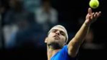 Tennis: Alcaraz nach Schreckmoment im Achtelfinale von Tokio