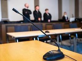 Geständnis zum Prozessbeginn: Männer planen Brandanschlag aus Solidarität mit RAF