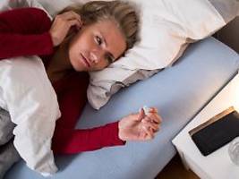 Kaum Nutzen, viele Mängel: Melatonin-Sprays im Test: Zwölf sind mangelhaft, vier ungenügend