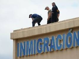 Motiv des Täters noch unklar: Trump macht linksradikale Demokraten für ICE-Angriff verantwortlich