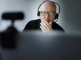 Neue Studie zu Zoom-Fatigue: Sind Online-Meetings wirklich anstrengender?