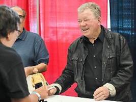 Zu viel gegessen: William Shatner beruhigt Fans nach Klinikaufenthalt