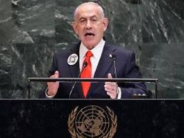 israels premier verteidigt krieg: als netanjahu sprechen will, verlassen dutzende diplomaten den un-saal