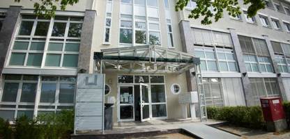 afd-parteizentrale: gericht erlaubt afd-verbleib bis 2026 in berlin