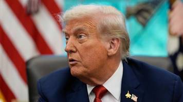 Handelsstreit: Bis zu 100 Prozent: Trump kündigt neue Zölle auf Arzneimittel, Möbel und Lastwagen an