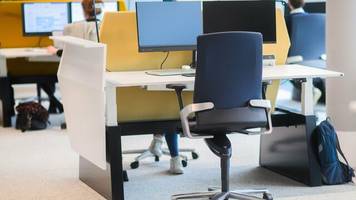 Arbeitsmarkt: Wirtschaftsflaute: Unternehmen treten bei Personalplanung auf die Bremse