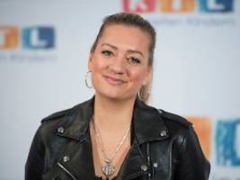 Passt gut auf euch auf: Juliette Schoppmann meldet sich nach Not-OP