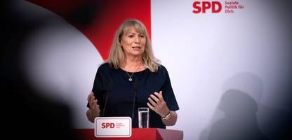 Petra Köpping: Hat die SPD-Politikerin ihre DDR-Vergangenheit schöngefärbt?
