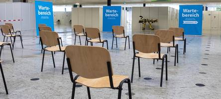 Aufarbeitung des Impfzentrums wird zur Hängepartie: Droht der Stadt Augsburg ein Millionen-Streit?