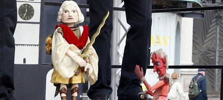Welch Überraschung: Das Turamichele tritt als Marionette der Puppenkiste auf