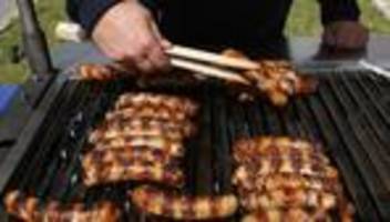 kriminalität: mann mit messer will bratwurst rauben - haftbefehl