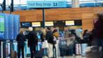 nach cyberattacke: fluggäste brauchen geduld: it-system am ber noch nicht heil