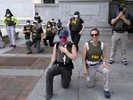 Geste sollte deeskalieren: FBI entlässt Agenten, die 2020 bei George-Floyd-Protest knieten