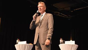 Andreas Bitzer gewinnt Bürgermeisterwahl in Großhansdorf