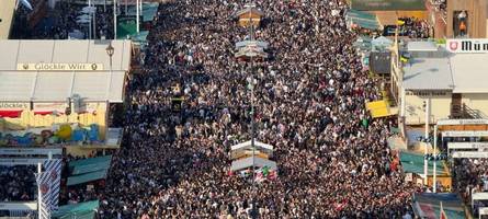 Nach Überfüllung: Auf der Wiesn gibt es jetzt eine Sicherheits-Debatte