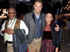 Promis auf der Wiesn an Tag 9: Ein Ex-Bayern-Star feiert Geburtstag und ein Tennisspieler schlägt auf