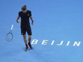 Tennisstar spielt mit Schmerzen: Alexander Zverev wütet und geht unter