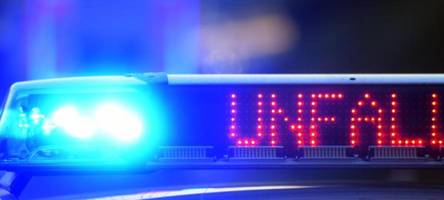 Fahrer eines Reisebusses fährt nach Unfall in Augsburg weiter