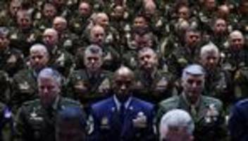 us-militär: wenn mehr als 800 generäle und admirale reglos bleiben