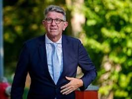 Kabinettsklausur in Berlin: Weimer reist wegen eines Trauerfalls ab