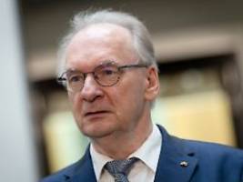 Umfragehoch der AfD: Haseloff: Wenn wir als CDU nicht stehen, kippt das ganze System