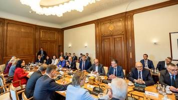 Regierung mit neuem Plan – mit ein paar Klicks zum Nummernschild