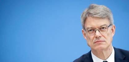Verkehrsminister Patrick Schnieder ins Krankenhaus gebracht