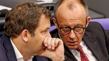 klausur der bundesregierung: geschlossene gesellschaft. ihr ziel: endlich so was wie aufbruch