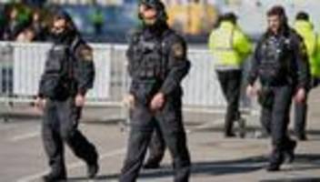 großeinsatz in münchen: bombendrohung gegen die wiesn: spürhunde gesucht