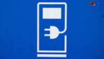 e-mobilität: daimler truck baut eigene ladesäulen für e-busse