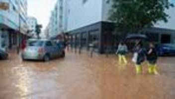 party-insel im chaos: rekordregen auf ibiza - felssturz und hotel-evakuierung