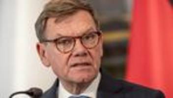 wehrpflicht: wadephul fordert sofortige wiedereinführung der wehrpflicht