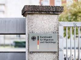 Mehr als im August: Zahl der Asylanträge halbiert sich im Vergleich zum Vorjahr