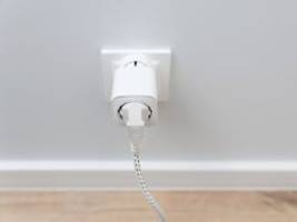 Sinkende Netzentgelte: Kilowattstunde Strom könnte 2026 mehrere Cent günstiger werden